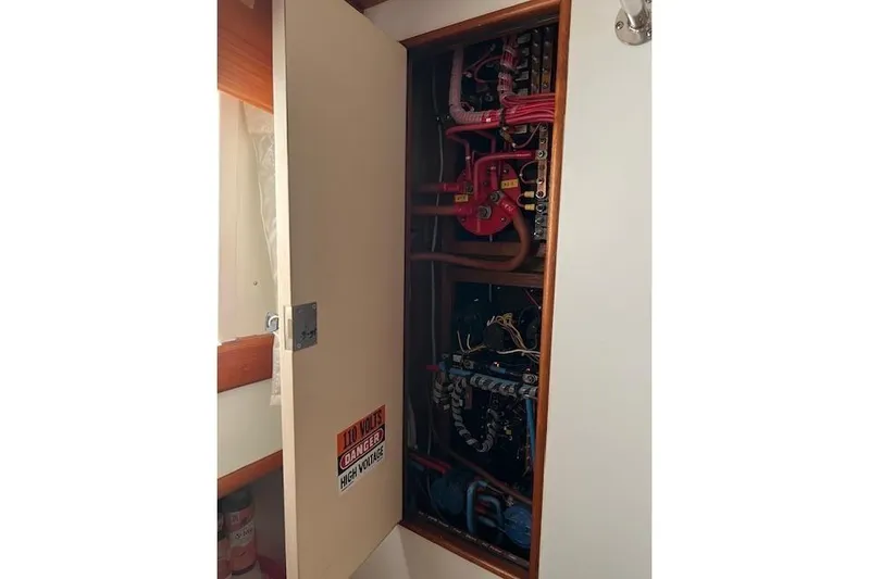  Yacht Photos Pics Lower Helm Service Access