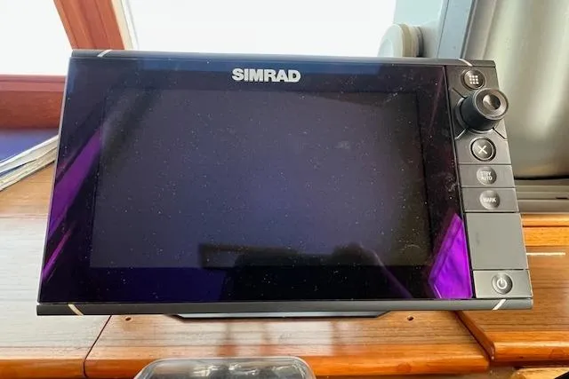  Yacht Photos Pics Simrad GPS/Chratplotting/Sonar Multi-Function Display