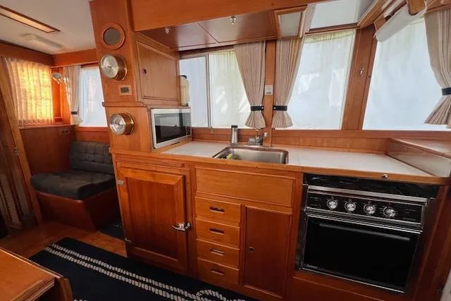  Yacht Photos Pics Galley