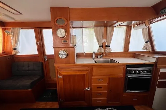  Yacht Photos Pics Galley (port side)