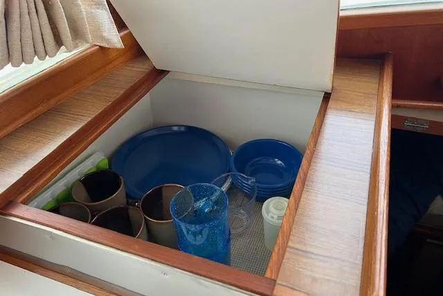  Yacht Photos Pics Galley Storage