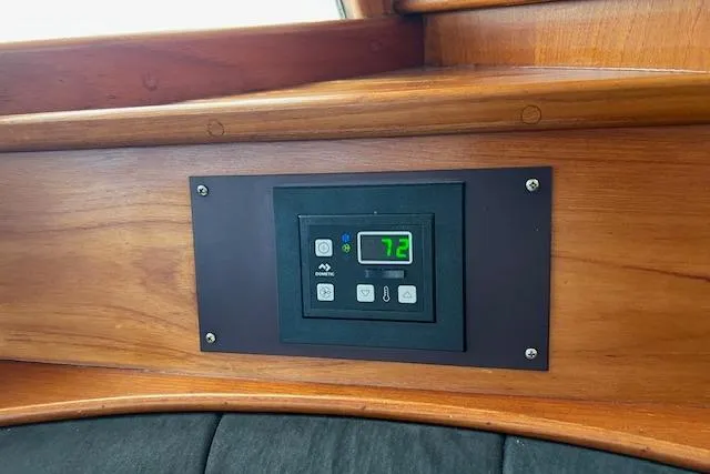  Yacht Photos Pics (3) Heat/Air Conditioning Units