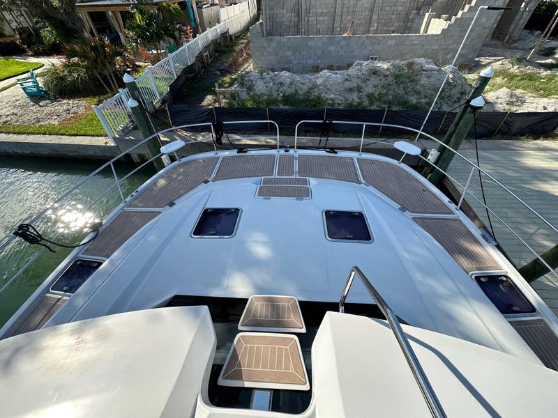 2021 Aquila 44 Yacht