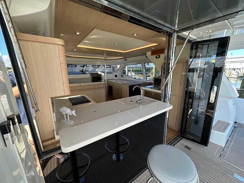 2021 Aquila 44 Yacht