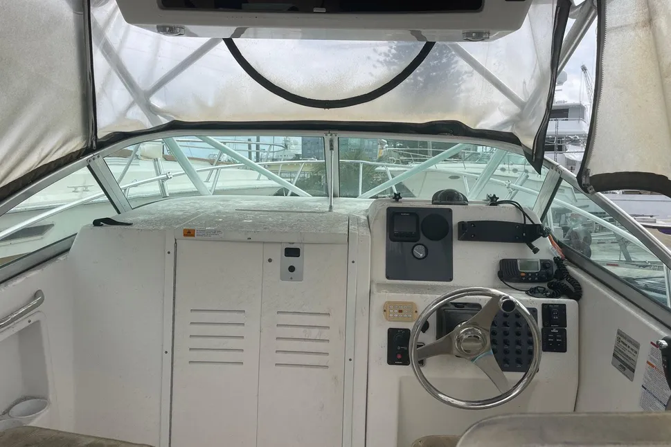 2005 Robalo R235 Walkaround Walkaround for sale - YachtWorld