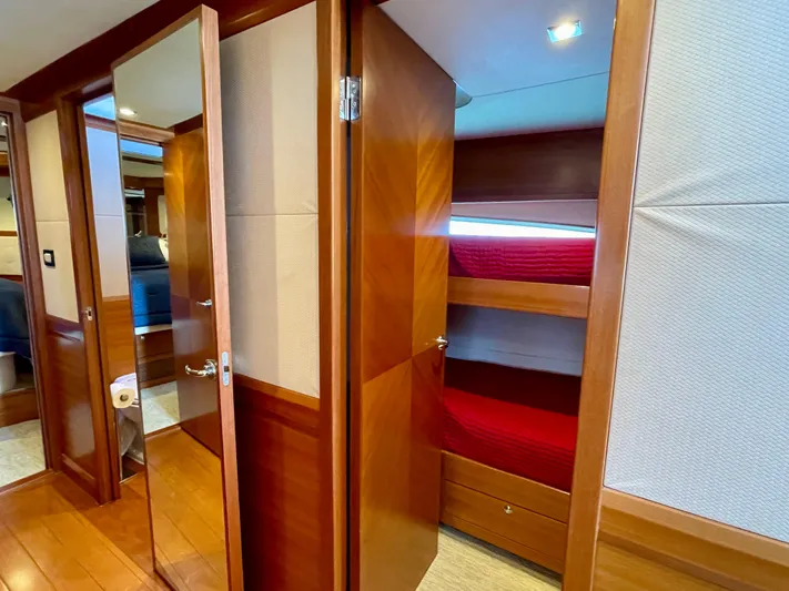 Resiliensea Yacht Photos Pics 