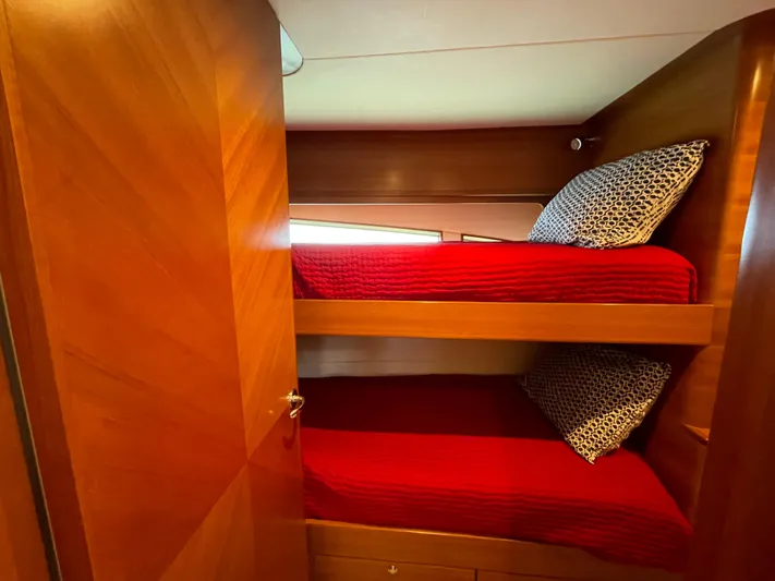 Resiliensea Yacht Photos Pics 