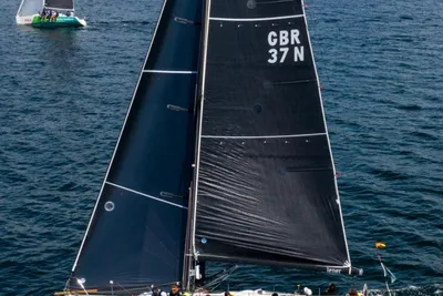 2005 Grand Soleil 37