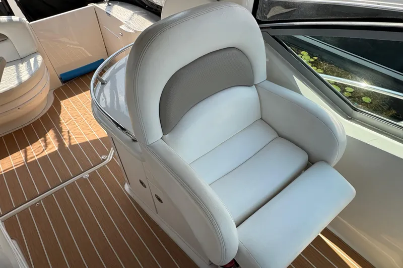  Yacht Photos Pics Luxury seating on 2005 Sea Ray 340 Sundancer boat with elegant interior design.