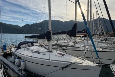 2009 Custom Sula 27