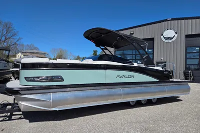 Avalon Platinum Catalina 2785 Elite WIndshield