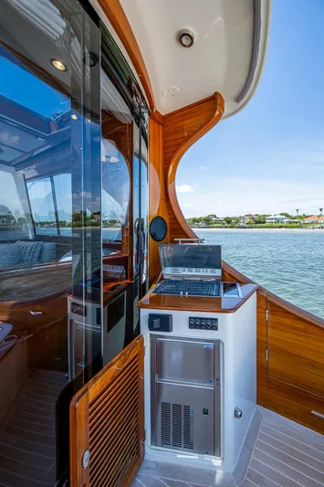 Talaria 57001 Yacht Photos Pics 