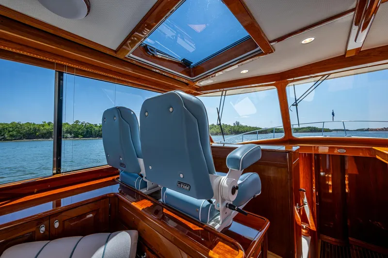 Talaria 57001 Yacht Photos Pics 