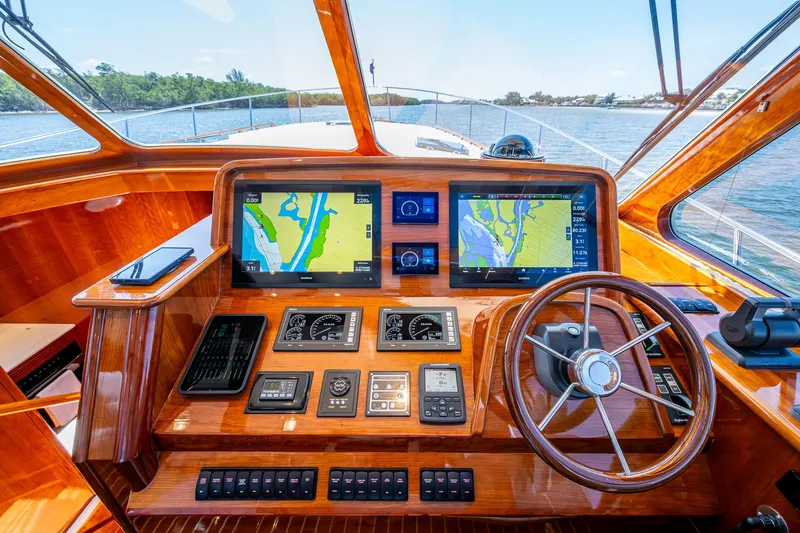 Talaria 57001 Yacht Photos Pics 