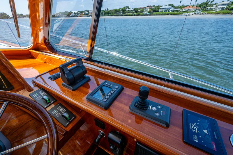 Talaria 57001 Yacht Photos Pics 