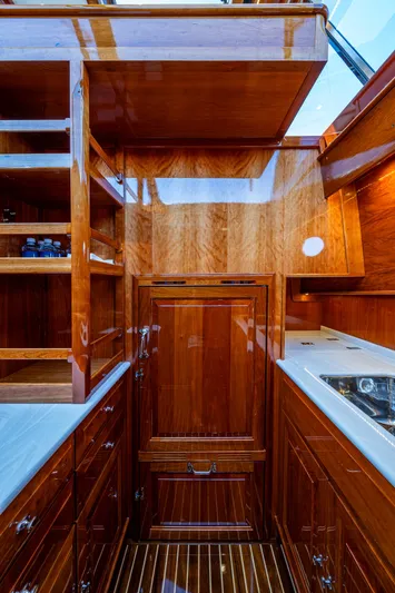 Talaria 57001 Yacht Photos Pics 