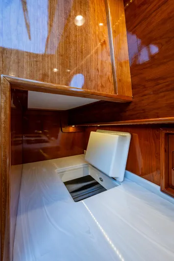 Talaria 57001 Yacht Photos Pics 