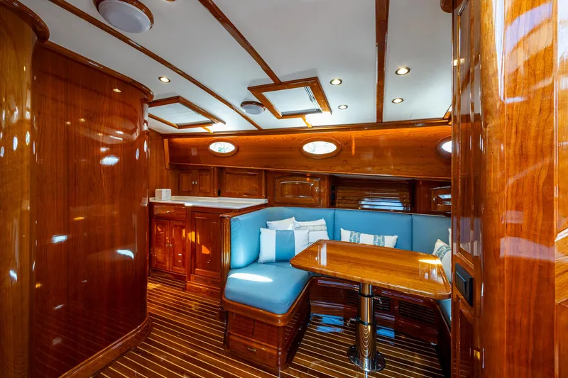 Talaria 57001 Yacht Photos Pics 