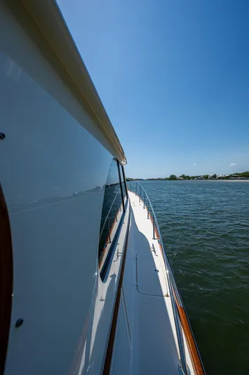 Talaria 57001 Yacht Photos Pics 