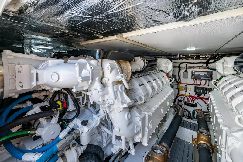 Talaria 57001 Yacht Photos Pics 