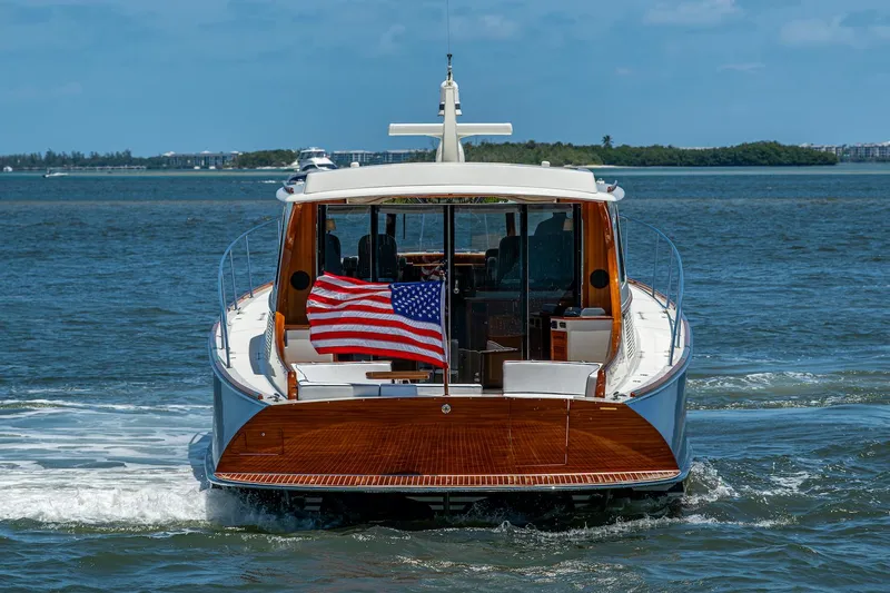 Talaria 57001 Yacht Photos Pics 