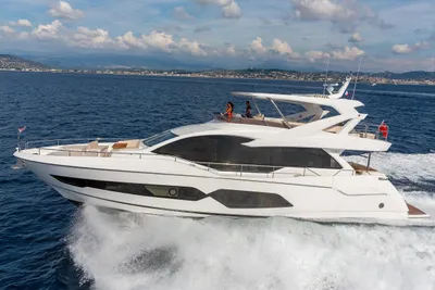 2021 Sunseeker 76 Yacht
