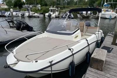 2022 Quicksilver Activ 605 Sundeck