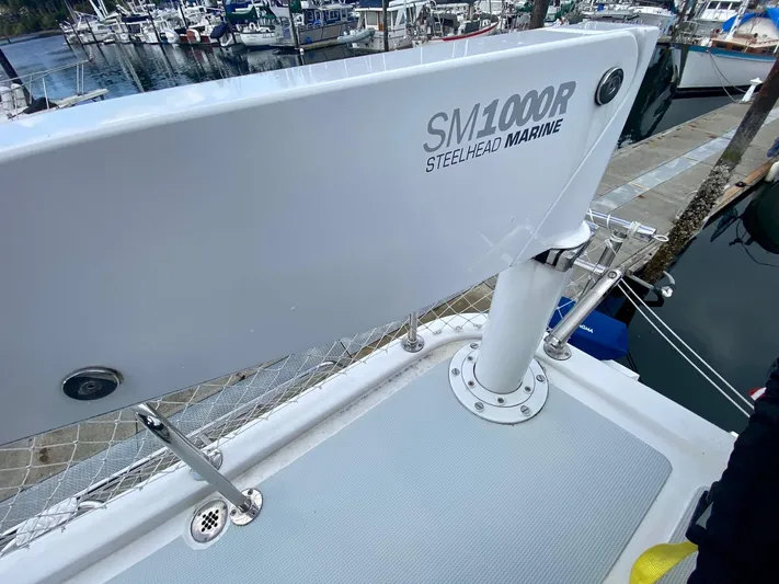 First Light Yacht Photos Pics Ocean Alexander 510 Pilothouse 1999 with Steelhead Marine SM1000R crane.