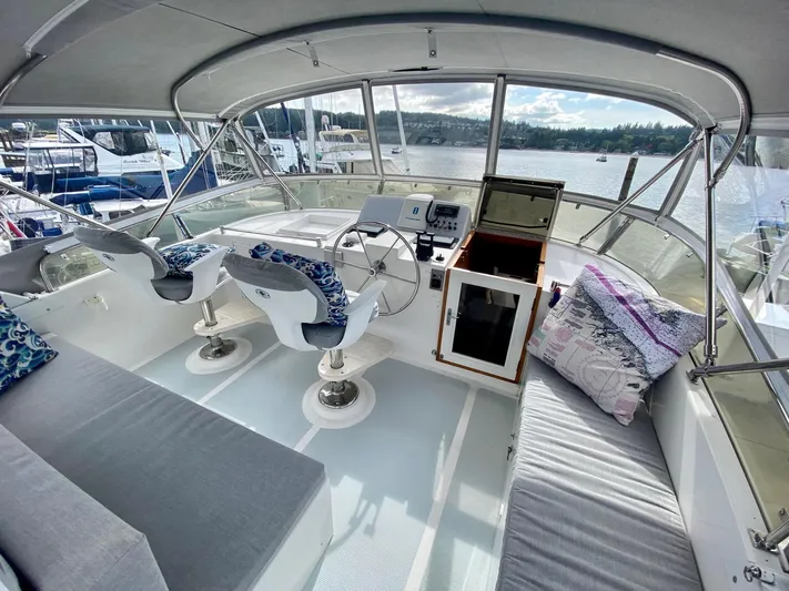 First Light Yacht Photos Pics Interior of 1999 Ocean Alexander 510 Pilothouse yacht.