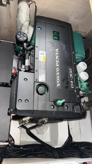  Yacht Photos Pics Volvo Penta D4-300 engine in a 2016 Jeanneau Velasco 37F yacht.