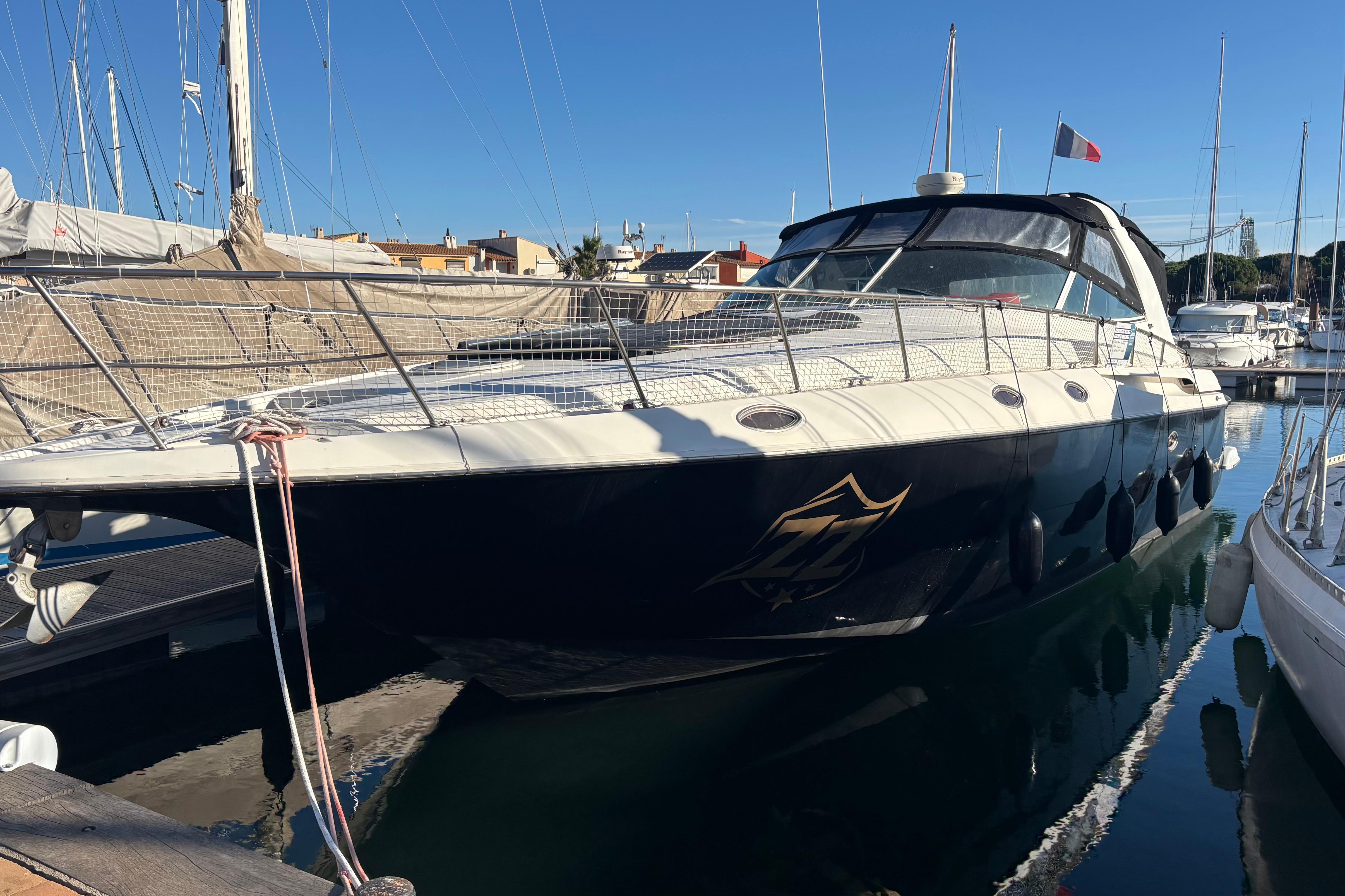 1996 Cruisers Yachts 4270 Esprit