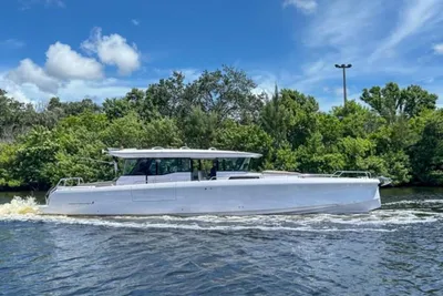 2024 Axopar 45 XC Cross Cabin
