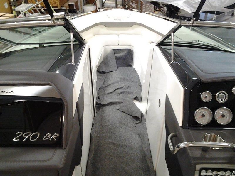 2018 Formula 290 Bowrider