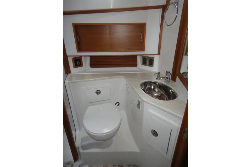 Oyster Yacht Photos Pics Guest Head