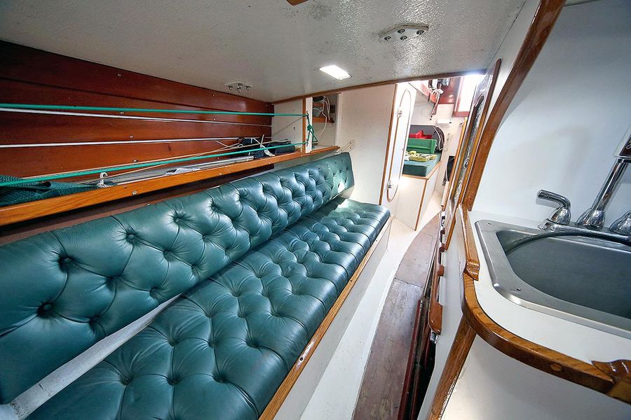 1979 Custom Van Dyne Schooner