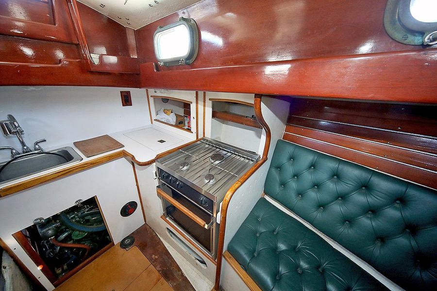 1979 Custom Van Dyne Schooner