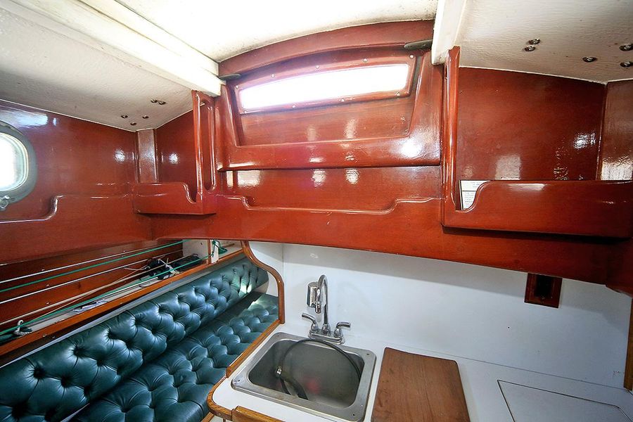 1979 Custom Van Dyne Schooner