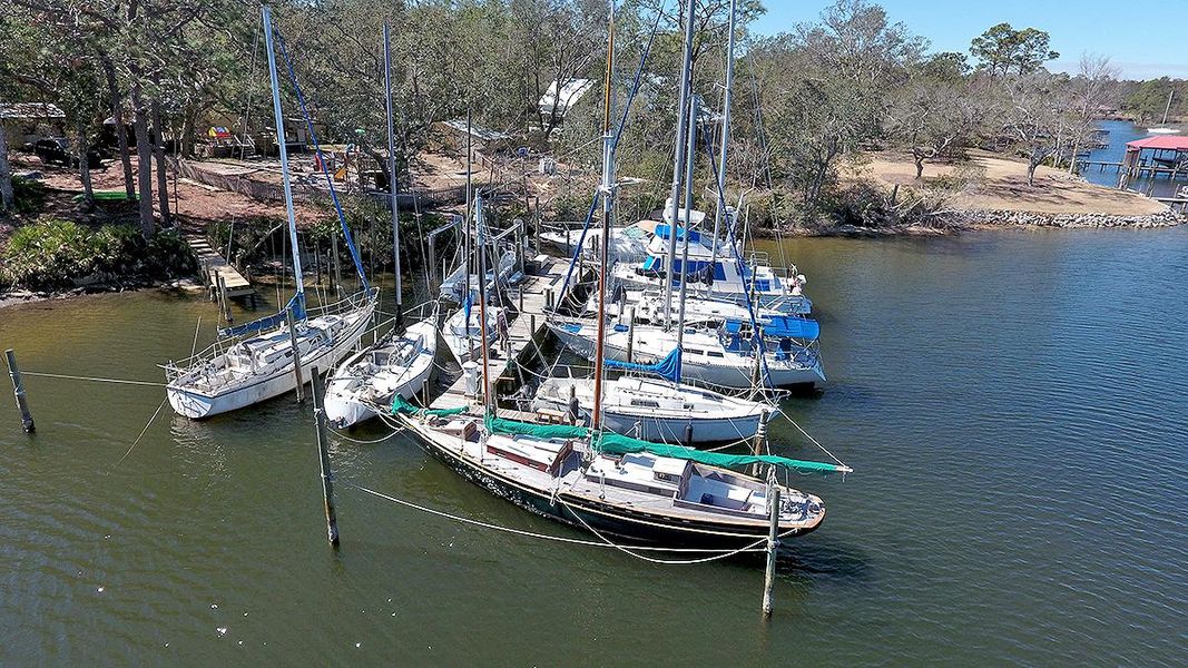 1979 Custom Van Dyne Schooner