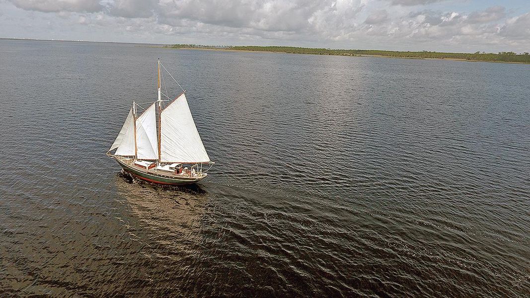 1979 Custom Van Dyne Schooner