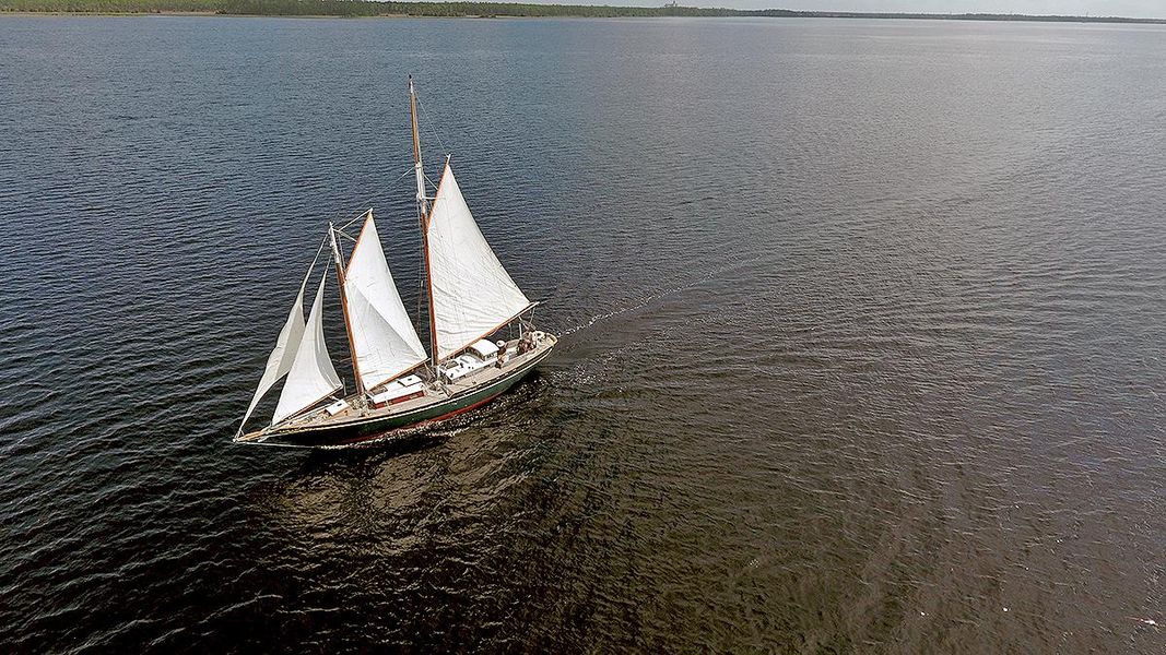 1979 Custom Van Dyne Schooner