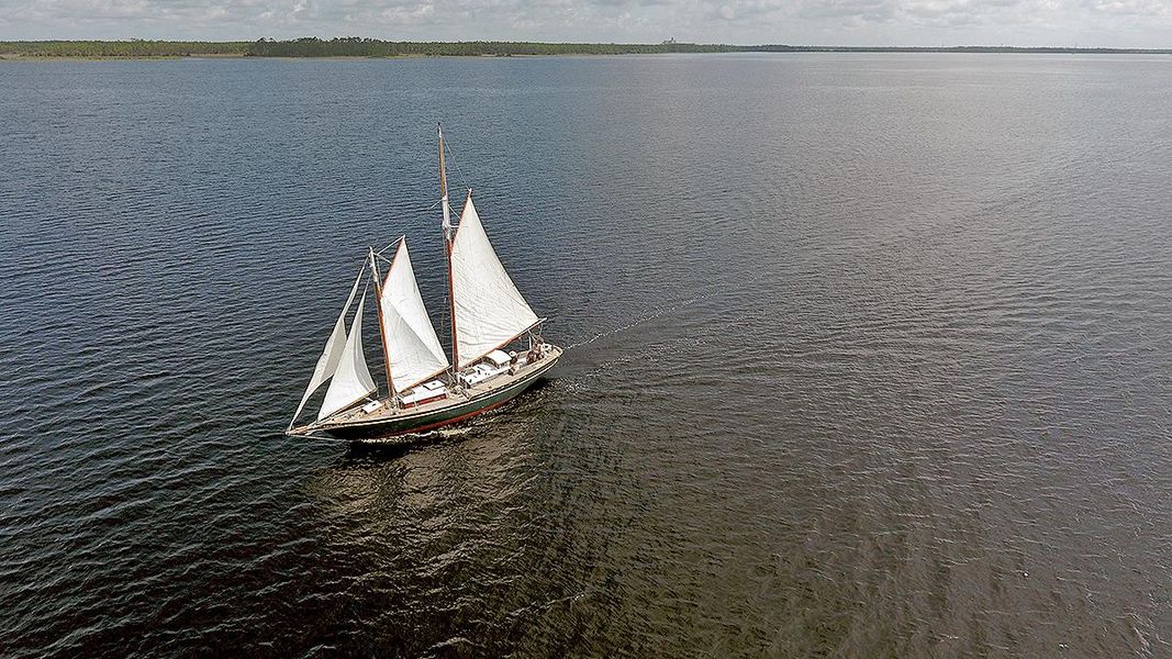 1979 Custom Van Dyne Schooner