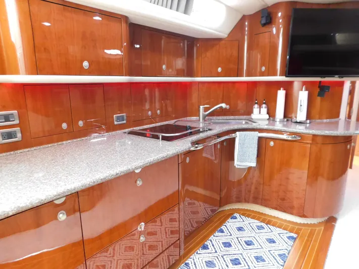  Yacht Photos Pics Luxurious kitchen in a 2004 Sea Ray 600 Sun Sport yacht.