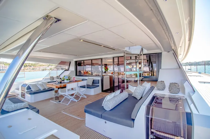 Power 67 - Fountaine Pajot Yacht Photos Pics FOUNTAINE PAJOT POWER 67