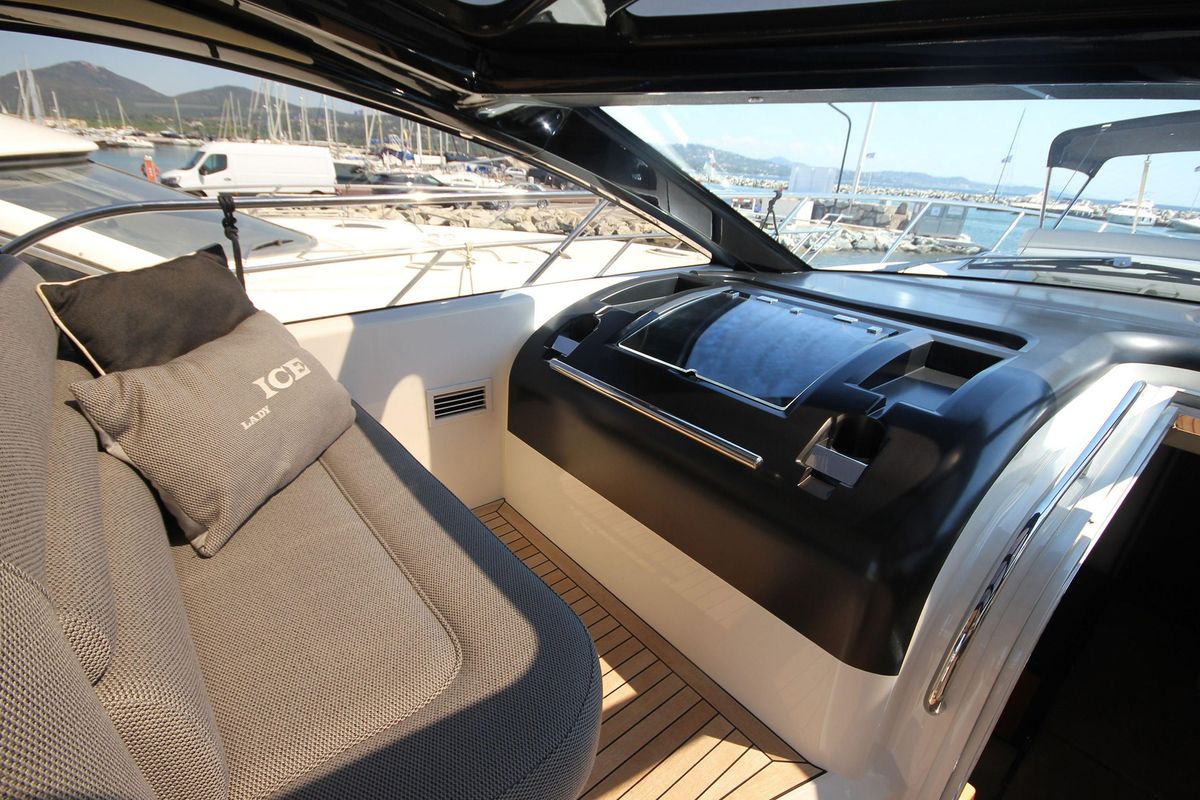 2011 Sunseeker 65 