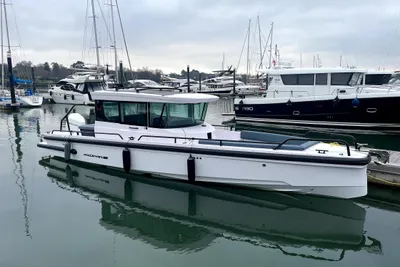 Axopar 28 CABIN