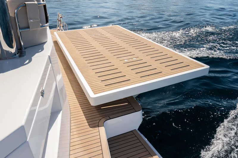  Yacht Photos Pics Luxury Bali 5.8 yacht deck, 2026 model, cruising on open water.