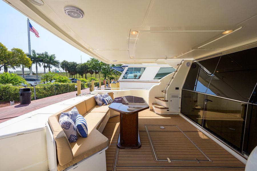 2000 Ferretti Yachts 72