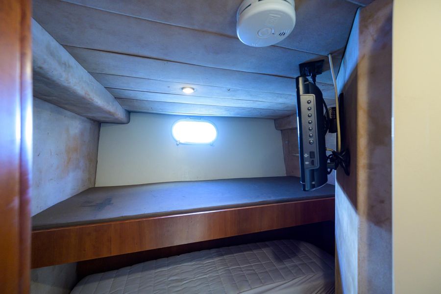 2000 Ferretti Yachts 72