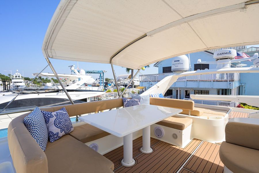 2000 Ferretti Yachts 72