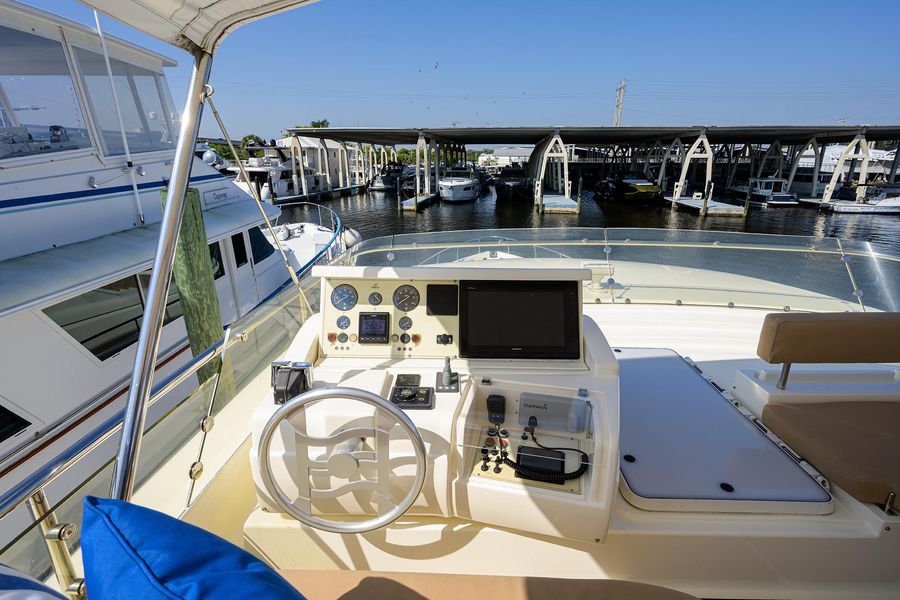 2000 Ferretti Yachts 72